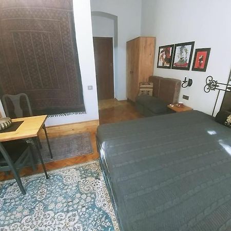 Cozy Studio-Apartment In The Center Of Тбилиси Экстерьер фото