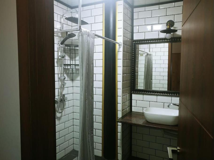 Cozy Studio-Apartment In The Center Of Тбилиси Экстерьер фото